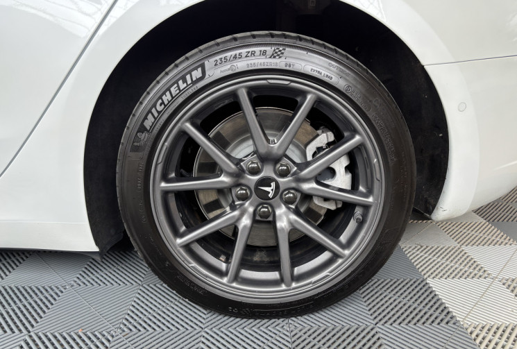 Tesla Model 3 STANDARD RANGE PLUS 325 / 1ERE MAIN