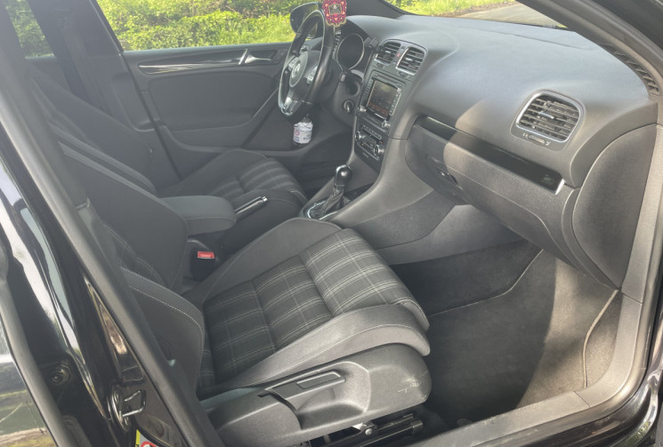 Volkswagen Golf  VI 2.0 TDI DSG6 GTD 170
