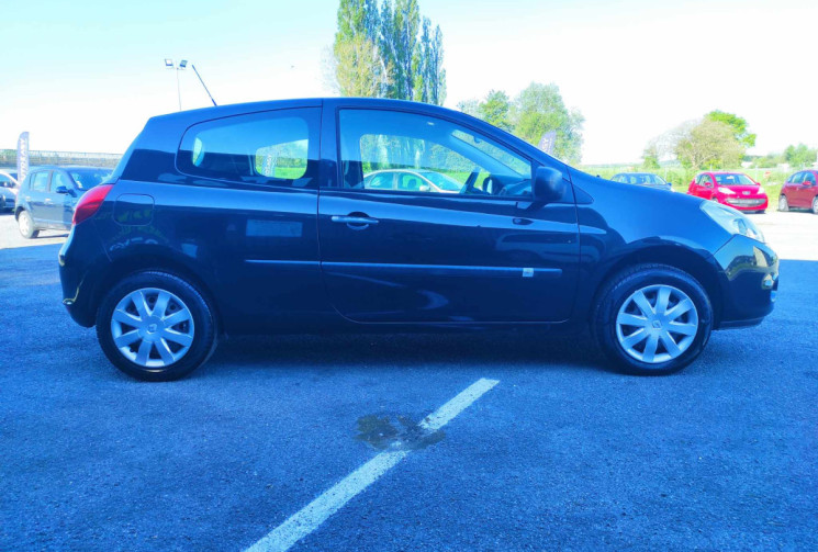 Renault Clio III 1.2 16V 75 CH AUTHENTIQUE 3 PORTES TBE CT OK