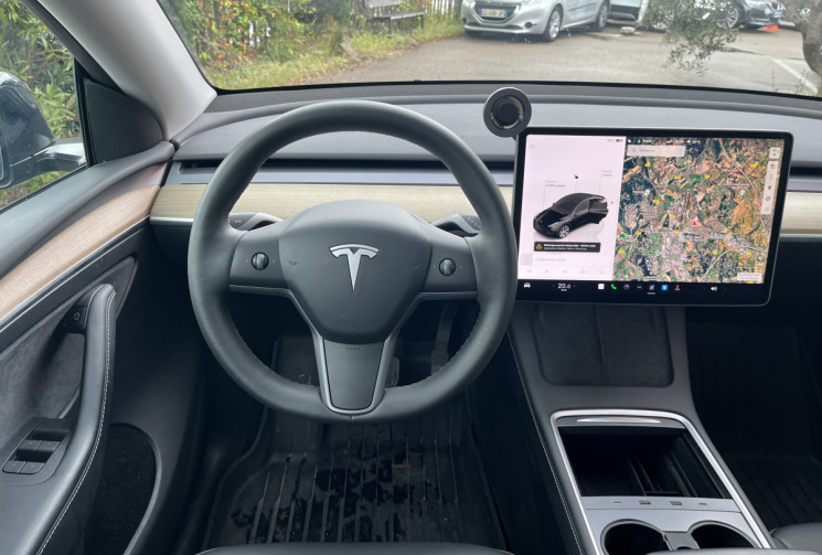 Tesla Model Y Standard RWD 275CH / 1ère main