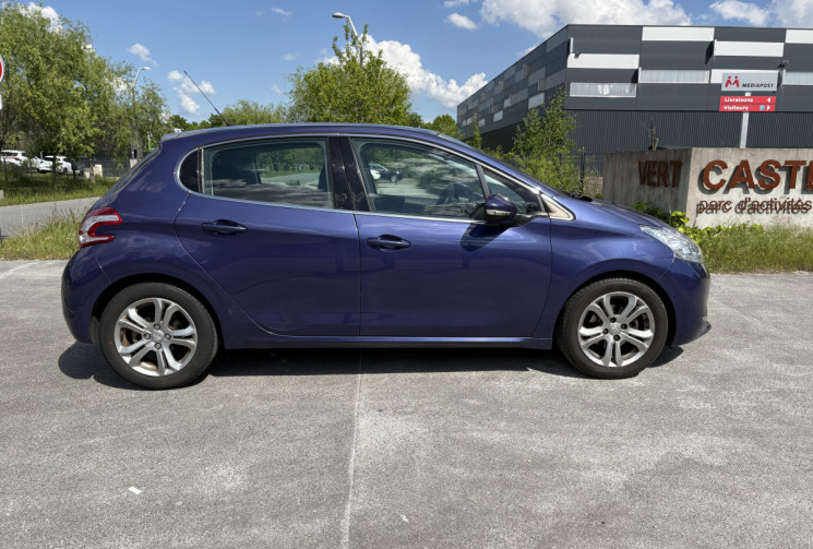 Peugeot 208 1.6 VTI 120 cv Allure * Chaine de Distribution * Bluetooth *  Radar * Clim Auto Bi-zone