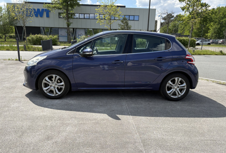 Peugeot 208 1.6 VTI 120 cv Allure * Chaine de Distribution * Bluetooth *  Radar * Clim Auto Bi-zone