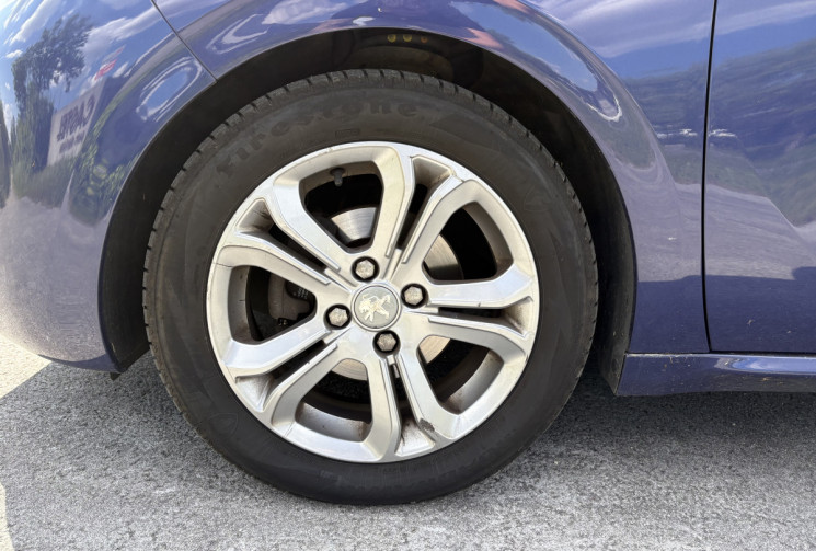 Peugeot 208 1.6 VTI 120 cv Allure * Chaine de Distribution * Bluetooth *  Radar * Clim Auto Bi-zone