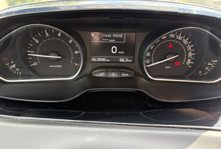 Peugeot 208 1.6 VTI 120 cv Allure * Chaine de Distribution * Bluetooth *  Radar * Clim Auto Bi-zone