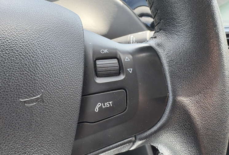 Peugeot 208 1.6 VTI 120 cv Allure * Chaine de Distribution * Bluetooth *  Radar * Clim Auto Bi-zone