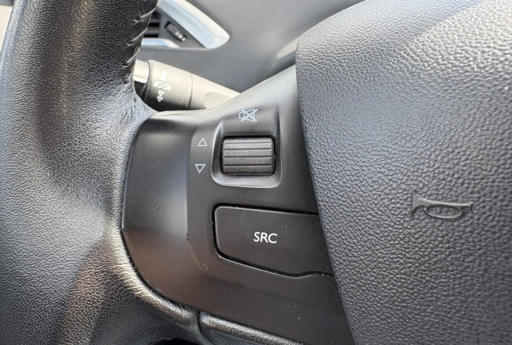 Peugeot 208 1.6 VTI 120 cv Allure * Chaine de Distribution * Bluetooth *  Radar * Clim Auto Bi-zone