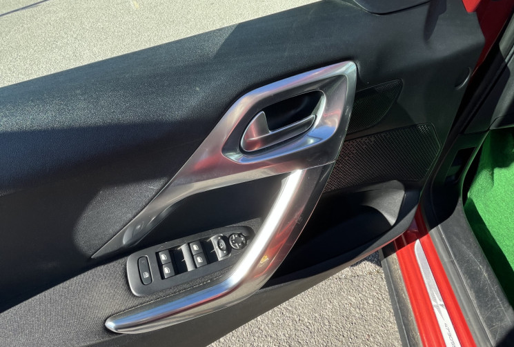 Peugeot 2008 5HB 1.2 THP Puretech 12V S&S 110 cv