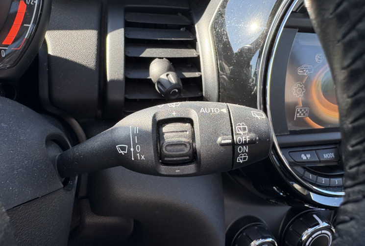 Mini Cooper 1.5 102 cv BLACKFRIARS * Toit Ouvrant * 5 portes * Ecran * Led Ambiance * Bluetooth 