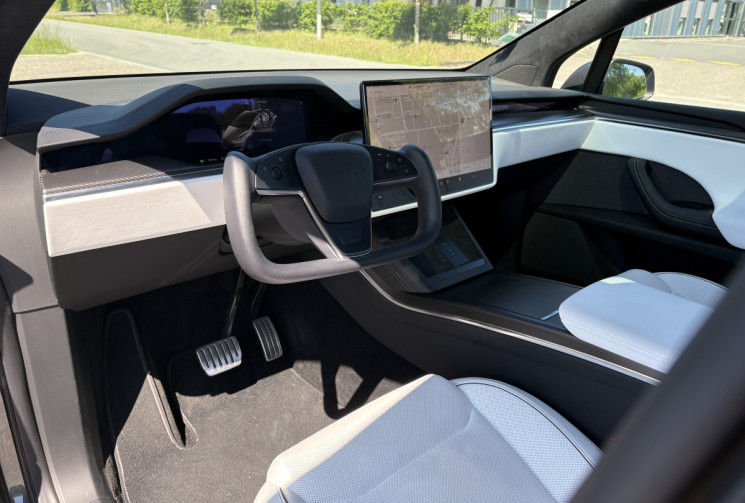 Tesla Model X PLAID  1020ch * jante turbine 22