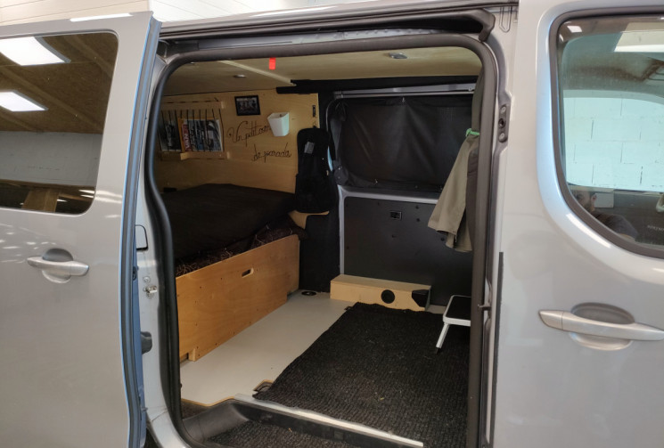 Peugeot Expert 2L Blue HDI 120ch (BV6) PREMIUM AMENAGE + HAYON 1ERE MAIN ENTRETIEN COMPLET 
