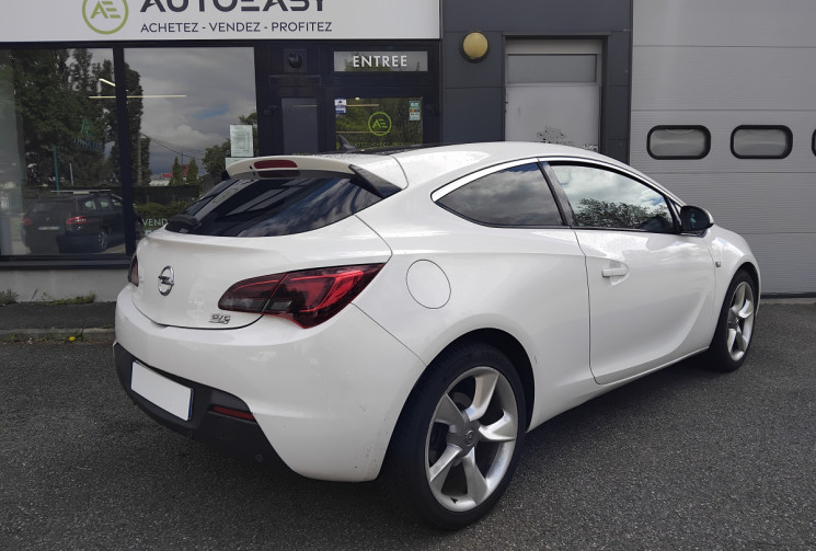 Opel Astra GTC 1.7 CDTI 130 CV