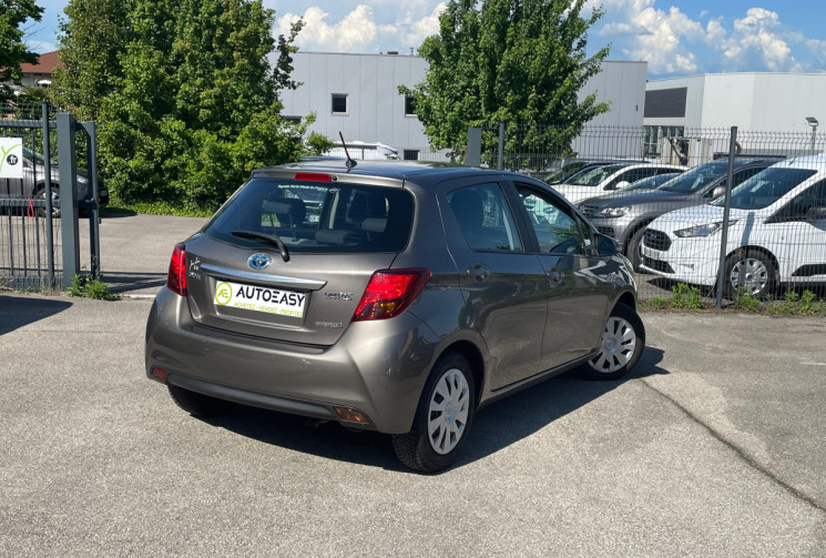 Toyota Yaris 1.5 / 75 CH / DYNAMIC BUSINESS / BOITE AUTO