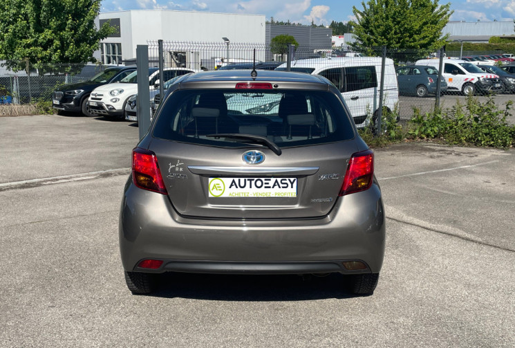 Toyota Yaris 1.5 / 75 CH / DYNAMIC BUSINESS / BOITE AUTO