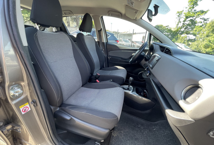 Toyota Yaris 1.5 / 75 CH / DYNAMIC BUSINESS / BOITE AUTO