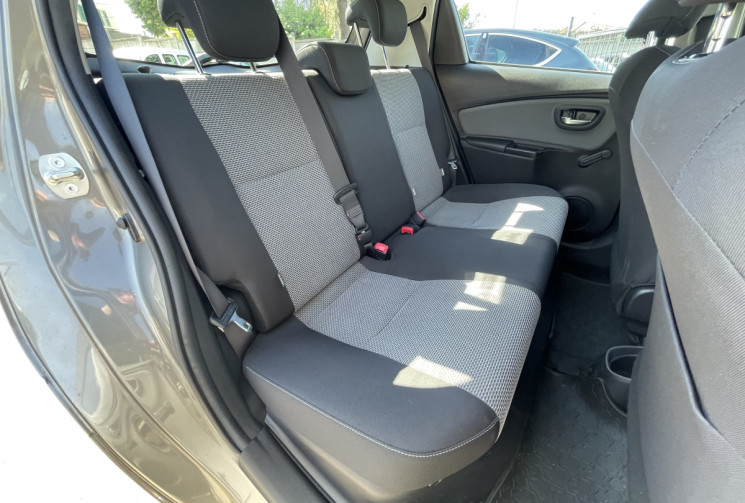 Toyota Yaris 1.5 / 75 CH / DYNAMIC BUSINESS / BOITE AUTO
