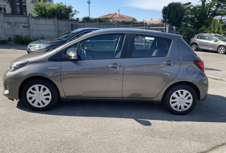 Toyota Yaris 1.5 / 75 CH / DYNAMIC BUSINESS / BOITE AUTO