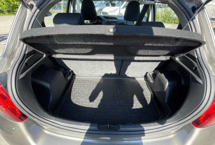 Toyota Yaris 1.5 / 75 CH / DYNAMIC BUSINESS / BOITE AUTO