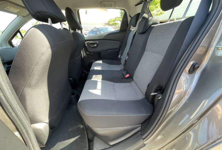 Toyota Yaris 1.5 / 75 CH / DYNAMIC BUSINESS / BOITE AUTO