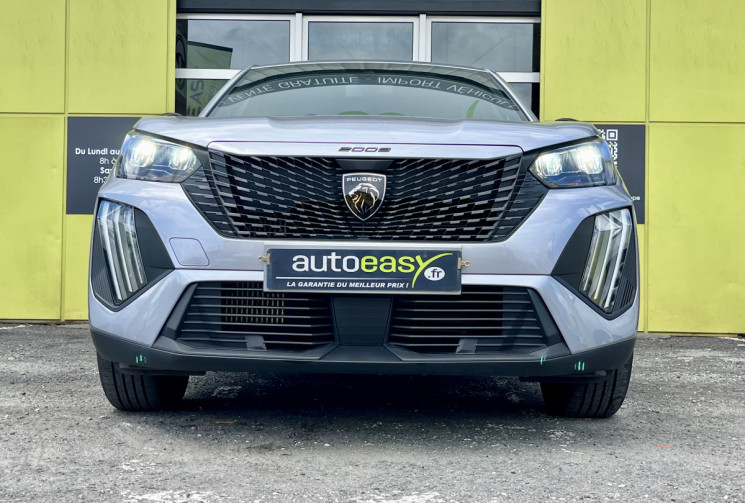 Peugeot 2008 II Phase 2 1.2 THP Puretech 12V S&S 100 cv Allure // Premiere main // Peu kilométré 