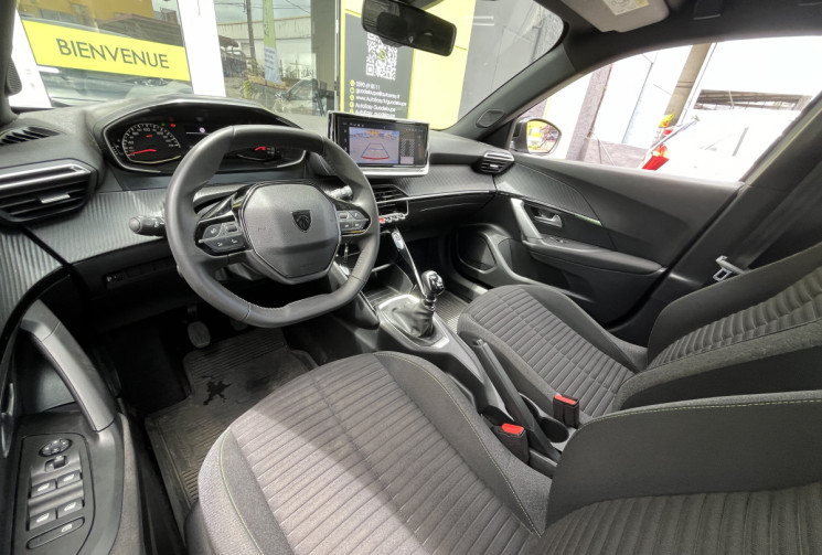 Peugeot 2008 II Phase 2 1.2 THP Puretech 12V S&S 100 cv Allure // Premiere main // Peu kilométré 