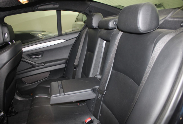 BMW Série 5 550 i x-drive 4.4 V8 pack M SPORT  TOIT OUVRANT POT AKRA 