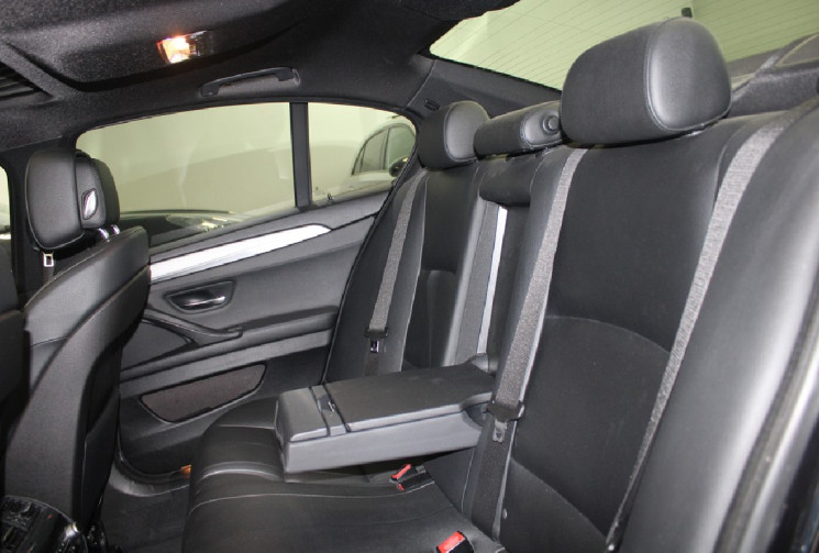 BMW Série 5 550 i x-drive 4.4 V8 pack M SPORT  TOIT OUVRANT POT AKRA 