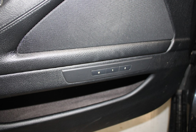 BMW Série 5 550 i x-drive 4.4 V8 pack M SPORT  TOIT OUVRANT POT AKRA 