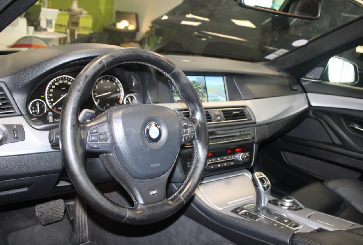 BMW Série 5 550 i x-drive 4.4 V8 pack M SPORT  TOIT OUVRANT POT AKRA 