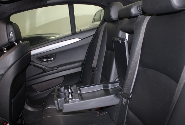 BMW Série 5 550 i x-drive 4.4 V8 pack M SPORT  TOIT OUVRANT POT AKRA 