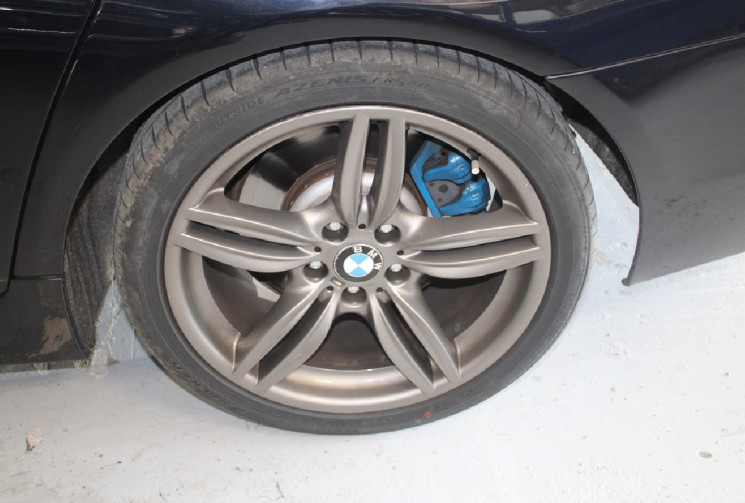 BMW Série 5 550 i x-drive 4.4 V8 pack M SPORT  TOIT OUVRANT POT AKRA 