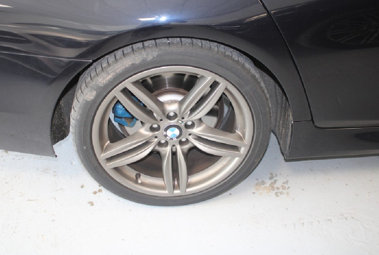 BMW Série 5 550 i x-drive 4.4 V8 pack M SPORT  TOIT OUVRANT POT AKRA 