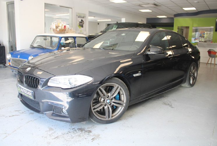 BMW Série 5 550 i x-drive 4.4 V8 pack M SPORT  TOIT OUVRANT POT AKRA 