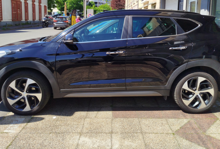 Hyundai Tucson III 2.0 CRDi 16V 2WD 136 cv / EXECUTIVE / SUIVI HYUNDAI