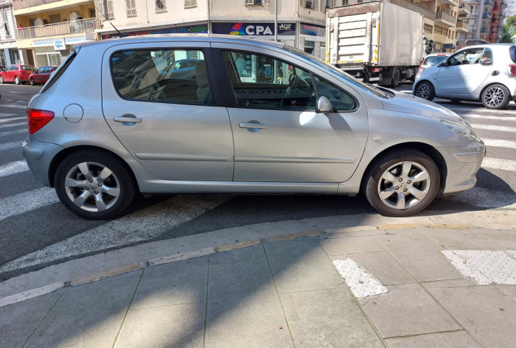 Peugeot 307 1.6 HDI 110 CH ALLURE 113000 KMS DISTRI OK
