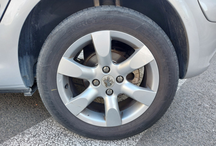 Peugeot 307 1.6 HDI 110 CH ALLURE 113000 KMS DISTRI OK