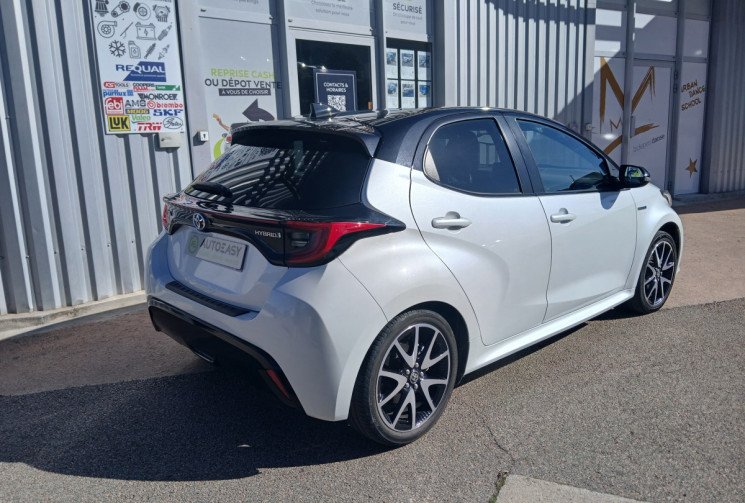 Toyota Yaris  Fab France 1.5 VVTI 12V 116 HSD Hybrid E-CVT COLLECTION