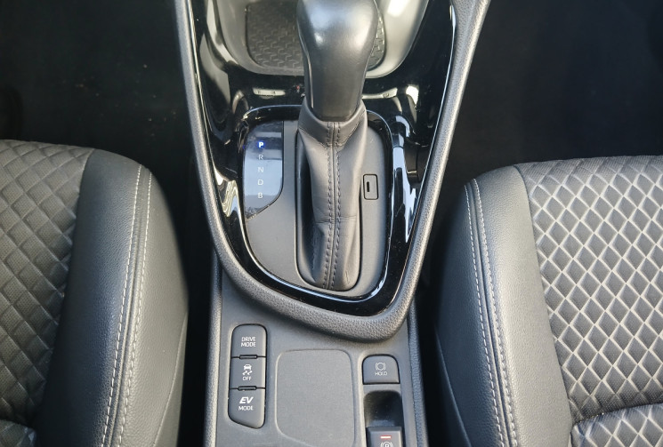 Toyota Yaris  Fab France 1.5 VVTI 12V 116 HSD Hybrid E-CVT COLLECTION