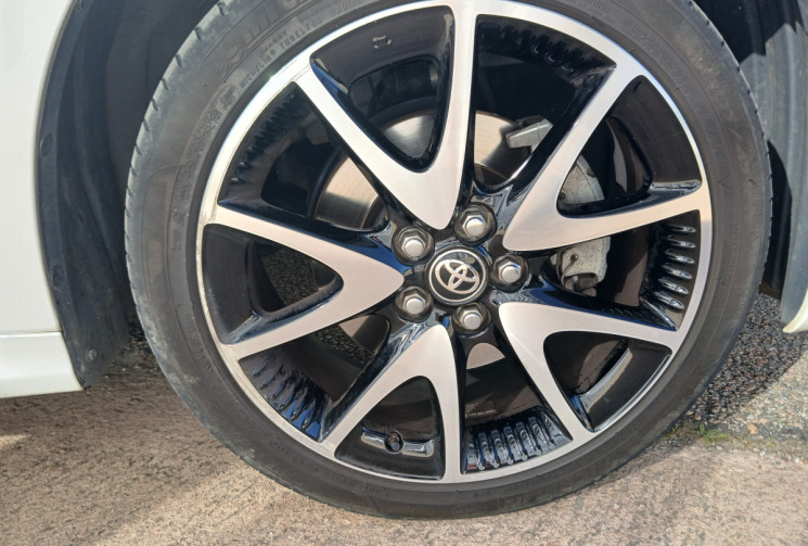 Toyota Yaris  Fab France 1.5 VVTI 12V 116 HSD Hybrid E-CVT COLLECTION