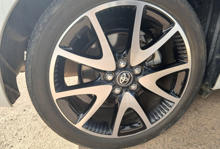 Toyota Yaris  Fab France 1.5 VVTI 12V 116 HSD Hybrid E-CVT COLLECTION