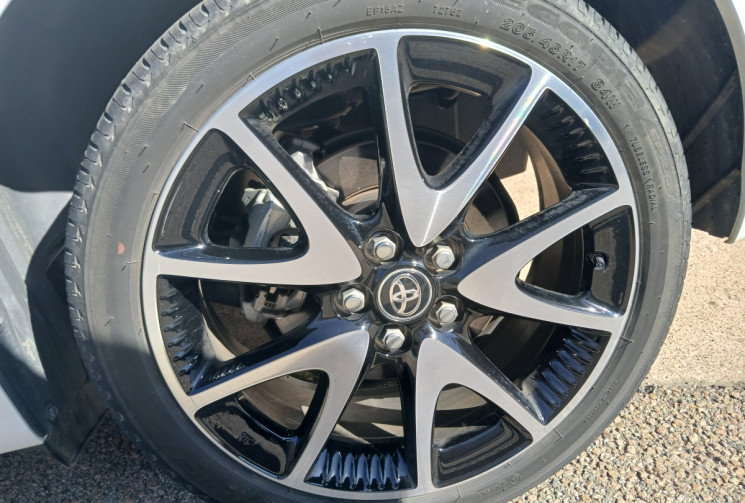 Toyota Yaris  Fab France 1.5 VVTI 12V 116 HSD Hybrid E-CVT COLLECTION