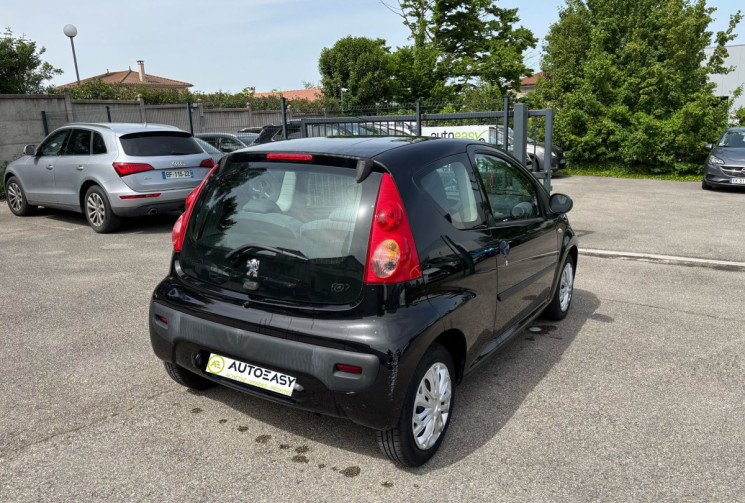 Peugeot 107 1.0 TRENDY 68 CH CLIM