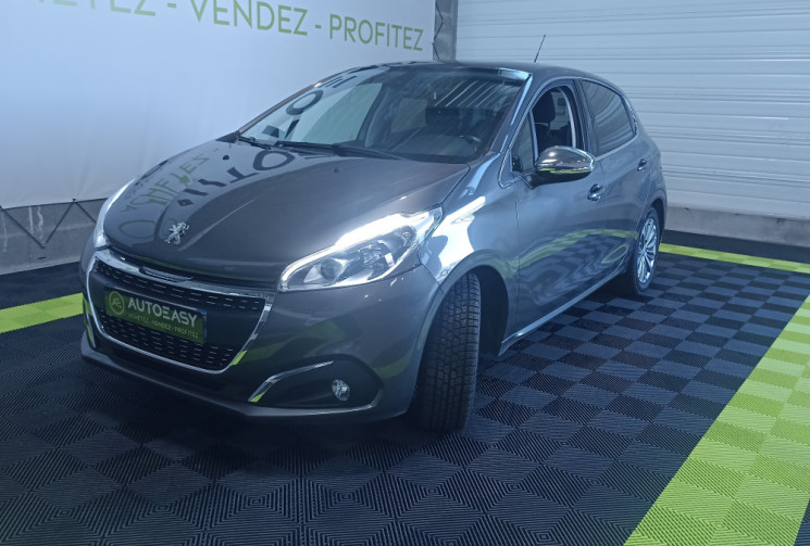 Peugeot 208 1.2 PURETECH ALLURE 82CH DISTRIBUTION NEUVE