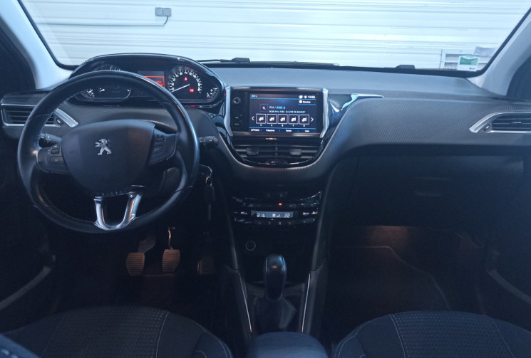 Peugeot 208 1.2 PURETECH ALLURE 82CH DISTRIBUTION NEUVE