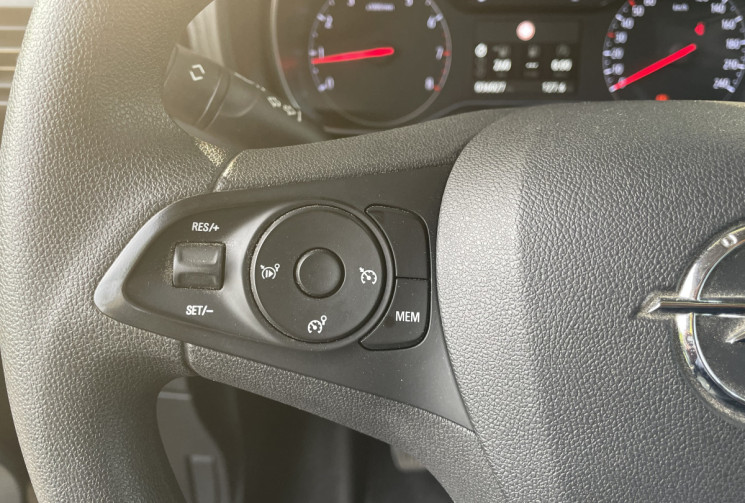 Opel COMBO LIFE XL VERSION 7 PLACES S&S 110 / ENTRETIEN OPEL + ATTELAGE