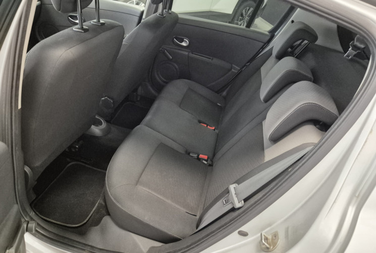 Renault Clio III 5 Portes Phase 2 1.5 dCi 70 cv Dynamique