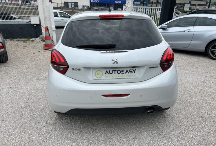 Peugeot 208 (2) 1.2 PURETECH 110 Ch S&S GT LINE * DISTRIBUTION NEUVE PEUGEOT * CAMERA * CARPLAY