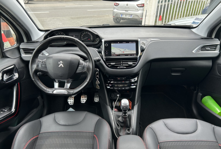 Peugeot 208 (2) 1.2 PURETECH 110 Ch S&S GT LINE * DISTRIBUTION NEUVE PEUGEOT * CAMERA * CARPLAY
