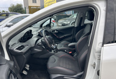 Peugeot 208 (2) 1.2 PURETECH 110 Ch S&S GT LINE * DISTRIBUTION NEUVE PEUGEOT * CAMERA * CARPLAY