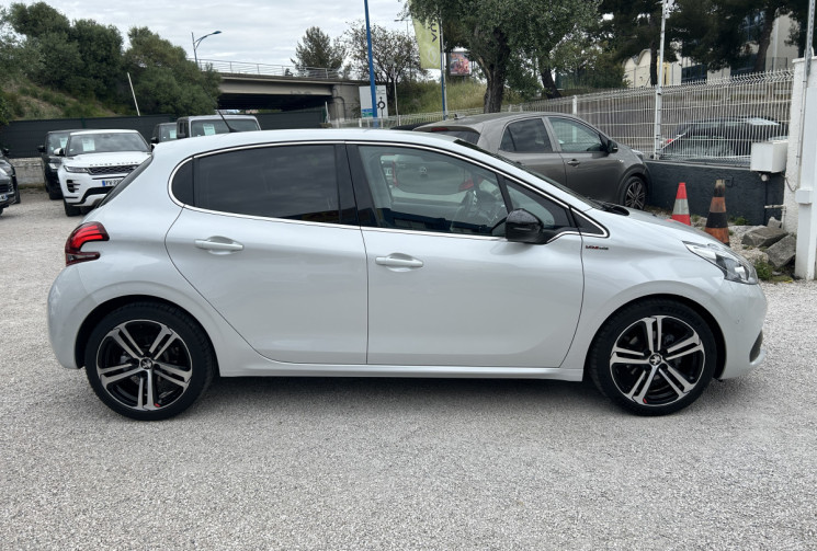 Peugeot 208 (2) 1.2 PURETECH 110 Ch S&S GT LINE * DISTRIBUTION NEUVE PEUGEOT * CAMERA * CARPLAY