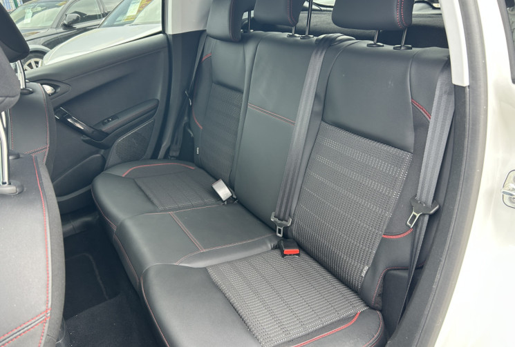 Peugeot 208 (2) 1.2 PURETECH 110 Ch S&S GT LINE * DISTRIBUTION NEUVE PEUGEOT * CAMERA * CARPLAY
